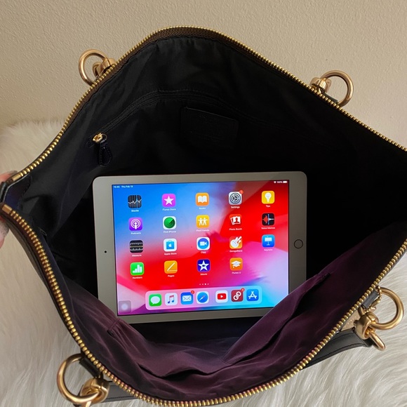 Coach - Picture 4 of 8